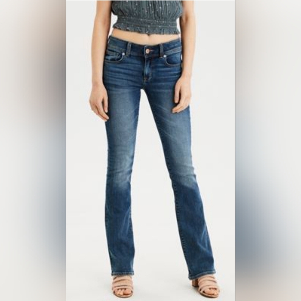 American Eagle Outfitters Women's Medium Blue Straight-Leg Jeans
